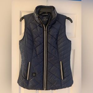 Bland Noir Reflective Vest with pocket phone charger